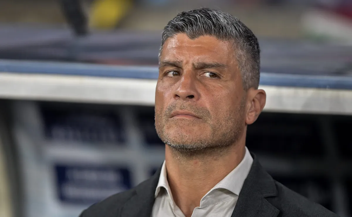 Vasco pode poupar titulares contra o Flamengo visando semifinal da Copa do Brasil, contra o Palmeiras