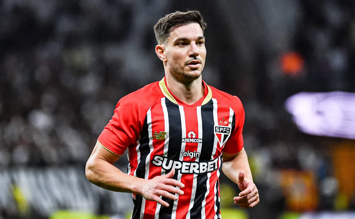 Cédric Soares aguarda próxima gestão do São Paulo por nova chance após afastamento