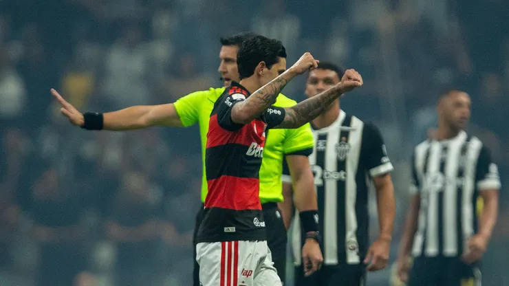 Pedro jogador do Flamengo comemora seu gol durante partida contra o Atletico-MG no estadio Arena MRV pelo campeonato Brasileiro A 2026.