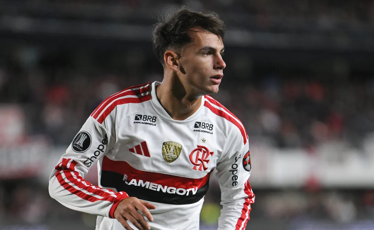 Leonardo Jardim coroa atuação de Freitas após Flamengo retomar a liderança