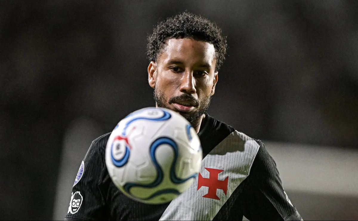 Vasco oferece renovação a Jair, mas propõe redução de metade de seu salário