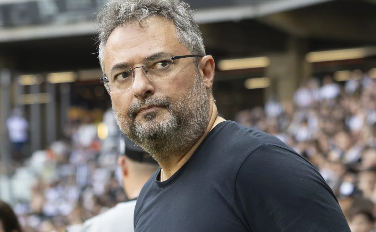 Opinião: Santos não pode ignorar o prejuízo com Mayke ao decidir futuro de Alexandre Mattos