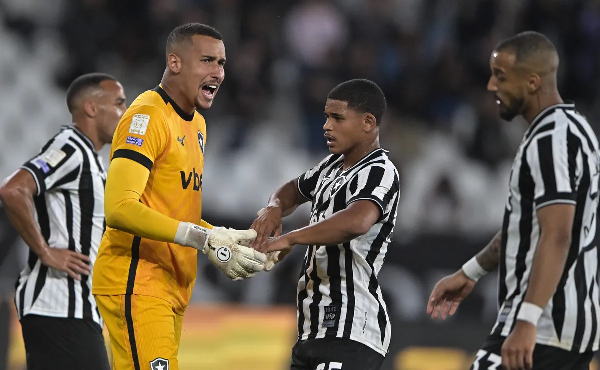 Botafogo tem a segunda pior defesa do Brasileirão e vive marca negativa na Era SAF