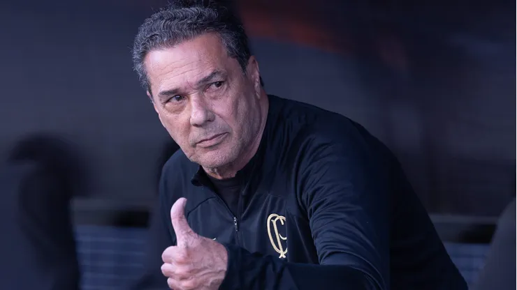 Luxemburgo segue virando assunto no Corinthians.
