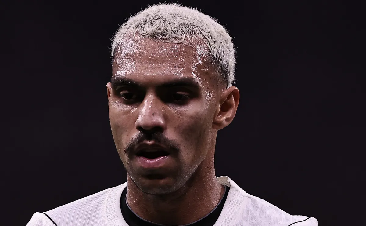 Corinthians aguarda chegada de propostas oficiais por Matheuzinho após convocações na Seleção Brasileira
