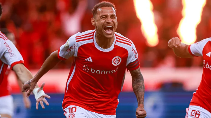 Banrisul volta a ser o patrocinador máster do Inter. Maxi Franzoi/AGIF.