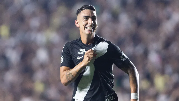 Puma Rodriduez jogador do Vasco comemora seu gol durante partida contra o Corinthians. Foto: Thiago Vasconcelos Dos Santos/AGIF