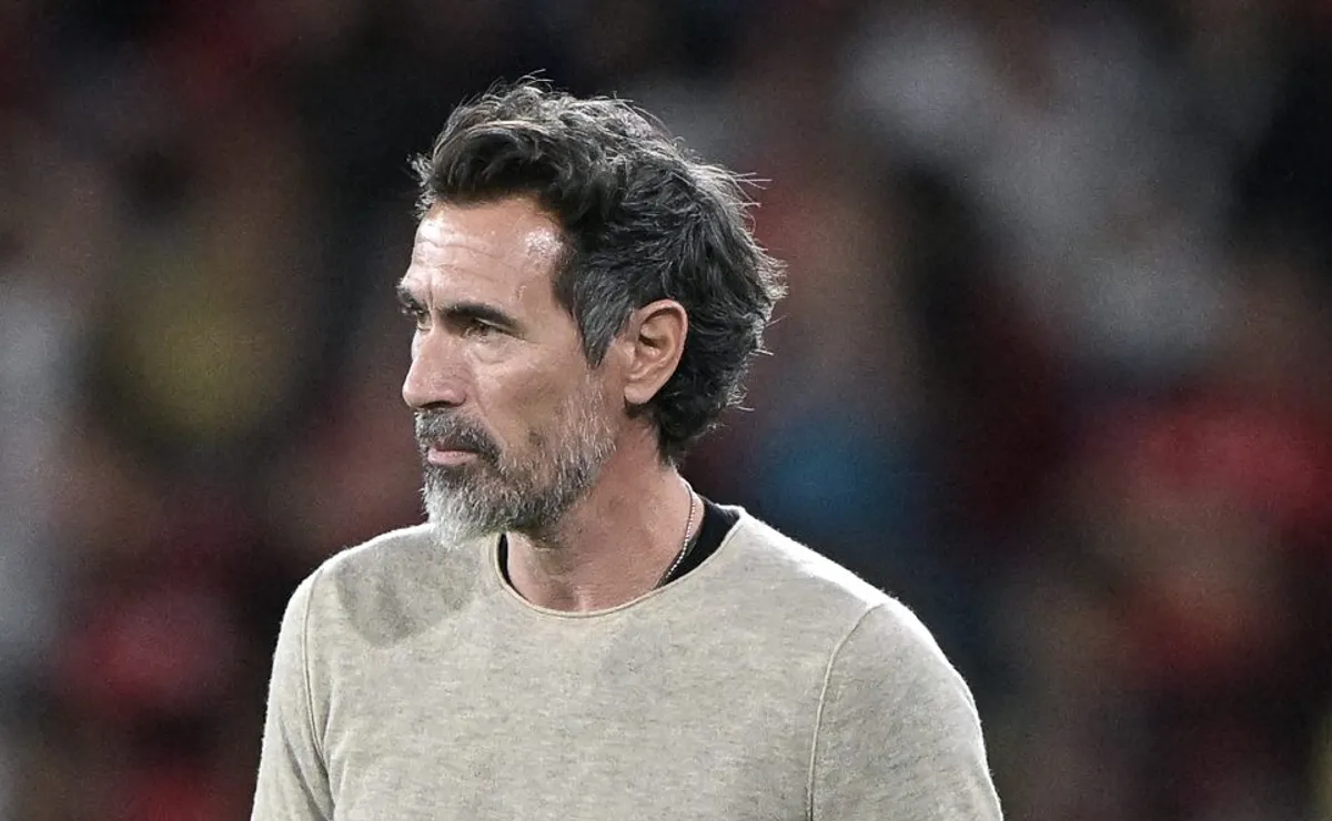 Eduardo Domínguez destaca importância e foco no clássico Atlético-MG x Cruzeiro: “nossa cabeça tem que estar ali”