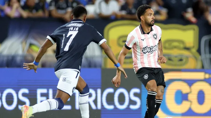 Vitinho jogador do Botafogo durante partida contra o Remo. Foto: Vítor Silva/Botafogo