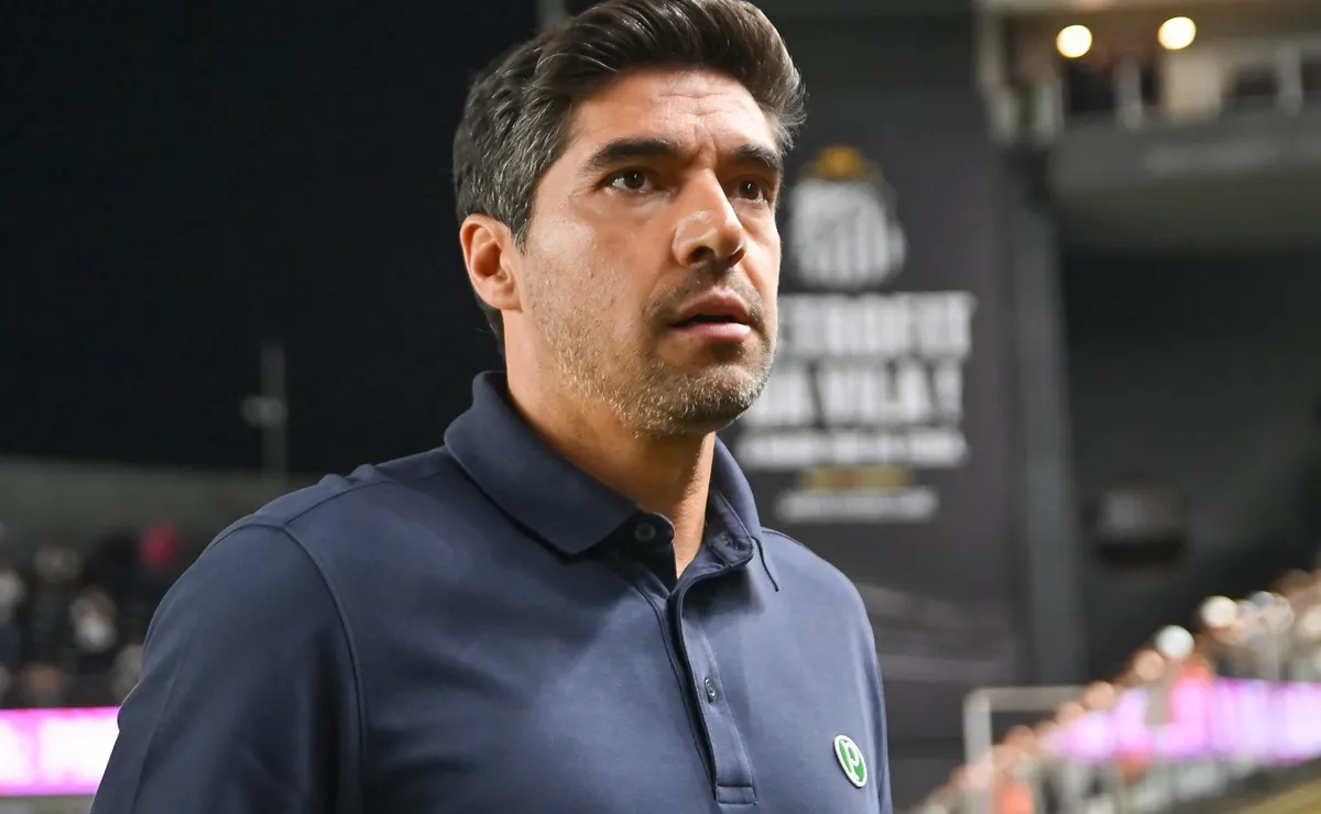 Abel Ferreira sobe o tom e detona gramado da Vila Belmiro após Santos x Palmeiras: “Lamentável”