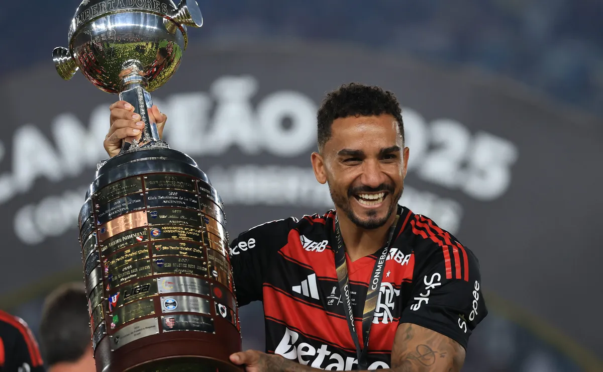 Opinião: A renovação de Danilo foi um acerto da diretoria do Flamengo