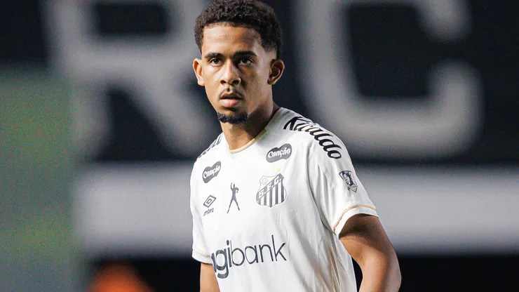 Zagueiro tem apenas 19 anos - Foto: Raul Baretta/Santos FC.