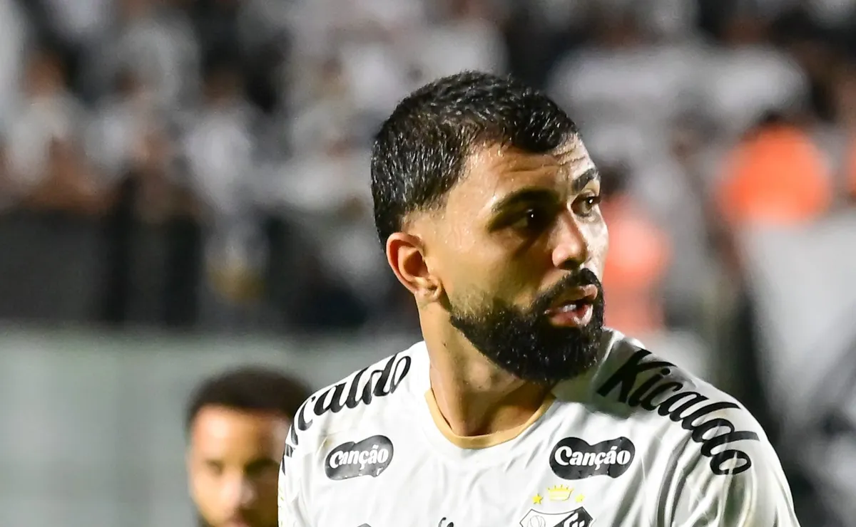 Opinião: Vila Belmiro deixa de ser alçapão, e Santos tem desempenho melhor como visitante no Brasileirão