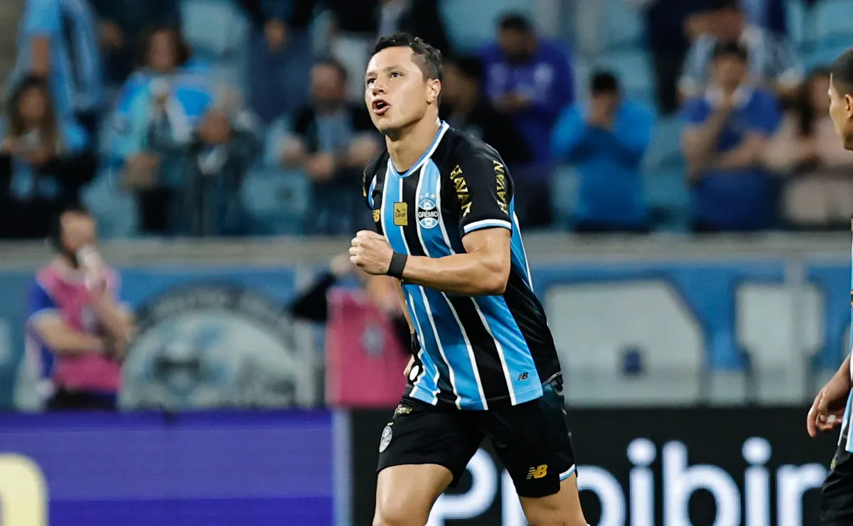 Vídeo: Grêmio vai vencendo o Athletico-PR com gol de Marlon e está deixando o Z-4