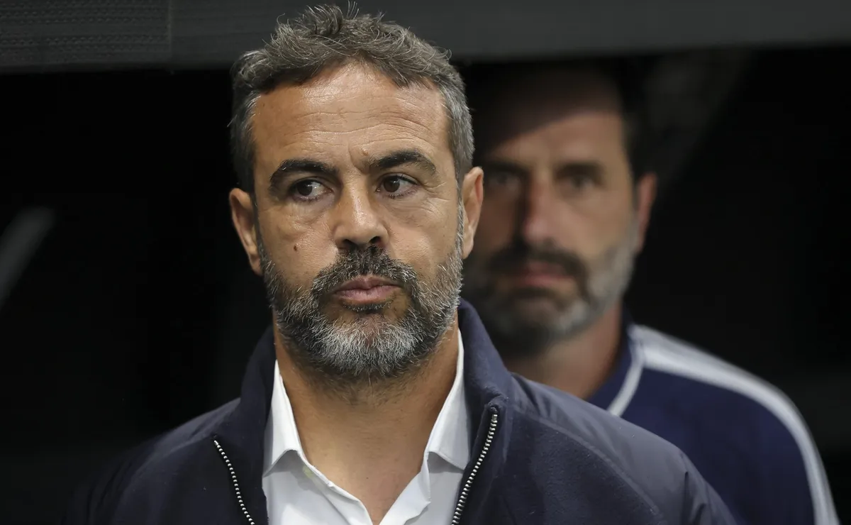 Artur Jorge analisa vitória do Cruzeiro em cima do Atlético-MG, mas faz ressalva: “não saio plenamente satisfeito”