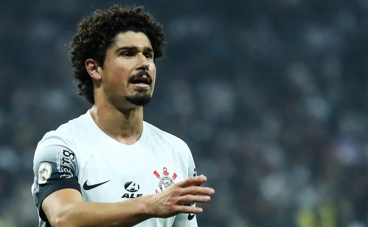 André Ramalho tem saída encaminhada no Corinthians e salário de R$ 850 mil assusta clubes interessados