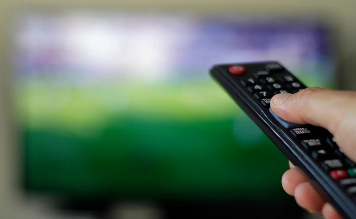 Futebol na TV hoje: saiba onde assistir aos clássicos europeus e mais neste sábado (31)