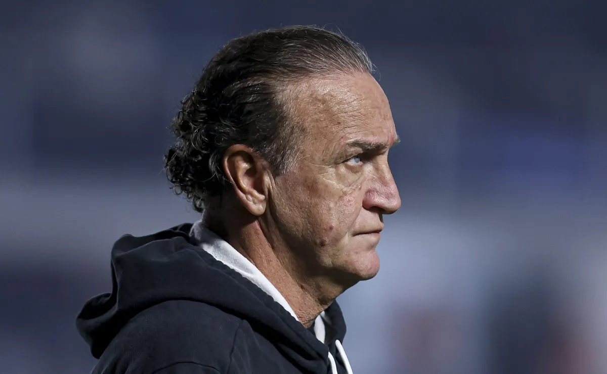 Futuro de Cuca no Santos passa pela eleição e Alexandre Mattos é entusiasta da permanência do técnico