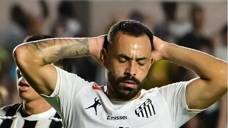 Moisés em campo pelo Peixe.