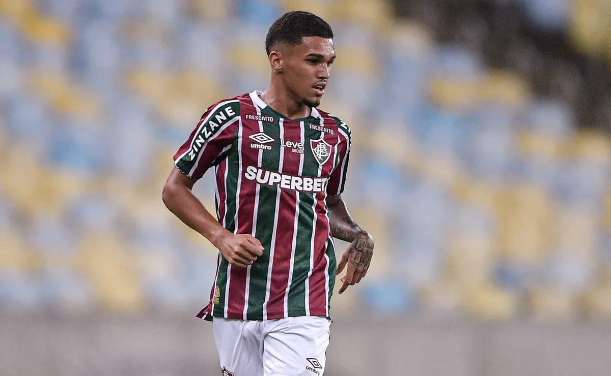 Riquelme ganha chance na Seleção Brasileira sub-20, mas segue sem espaço no Fluminense