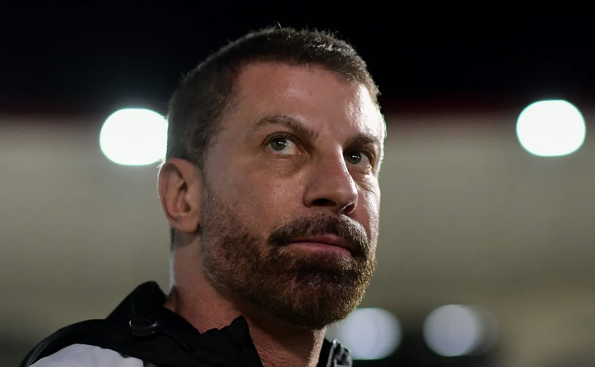 Pedrinho critica oferta do Fla-Flu pelo Maracanã ao Vasco: “Se acham espertos”