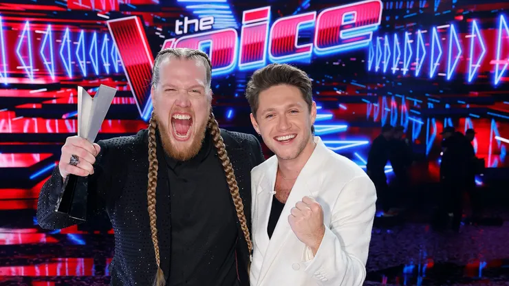 Niall Horan and Huntley in Season 24 of The Voice.
