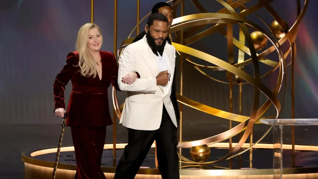 Christina Applegate and host Anthony Anderson at the 75th Primetime Emmy Awards.