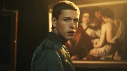 Harris Dickinson in Postcards From London.