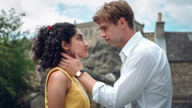 Ambika Mod as Emma and Leo Woodall as Dex in "One Day"