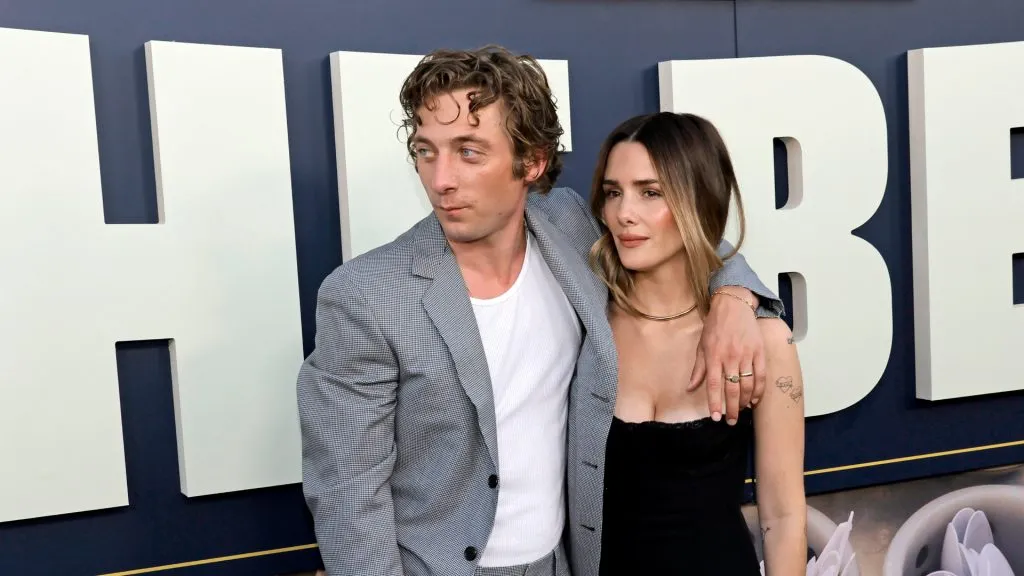 jeremy allen white and addison timlin