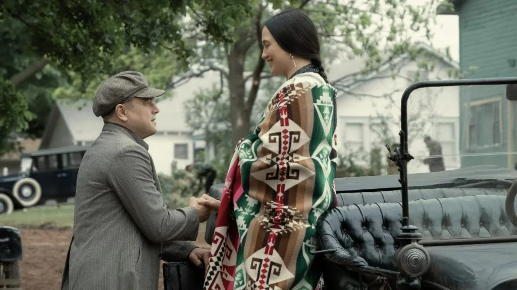 leo dicaprio and lily gladstone car scene