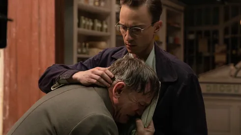 Daniel Craig and Drew Starkey in Queer.