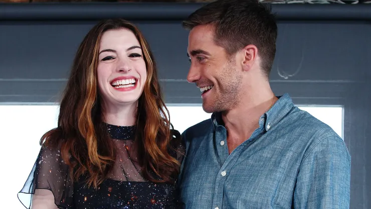 Jake Gyllenhaal and Anne Hathaway attend a press conference for their film "Love & OTher Drugs" at the Wharf Restaurant on December 6, 2010.