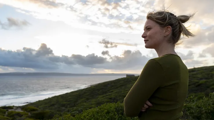 Mia Wasikowska in "Blueback"