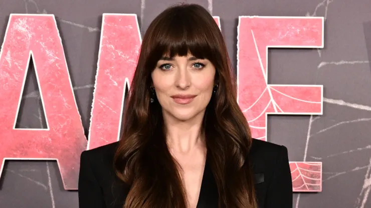 Dakota Johnson attends the "Madame Web" photocall at Claridge's Hotel.