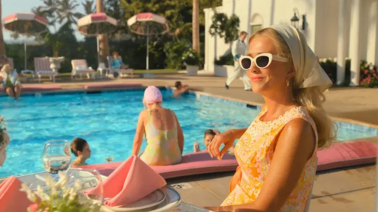 Kristen Wiig in "Palm Royale"