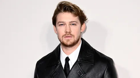 Joe Alwyn arrives at the GQ Men Of The Year Awards 2023.