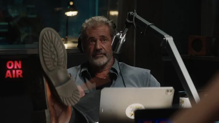 Mel Gibson in "On The Line"