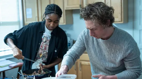 Ayo Edeberi and Jeremy Allen White in "The Bear"