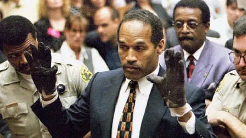 O.J. Simpson and Johnnie L. Cochran Jr. in O.J.: Made in America.