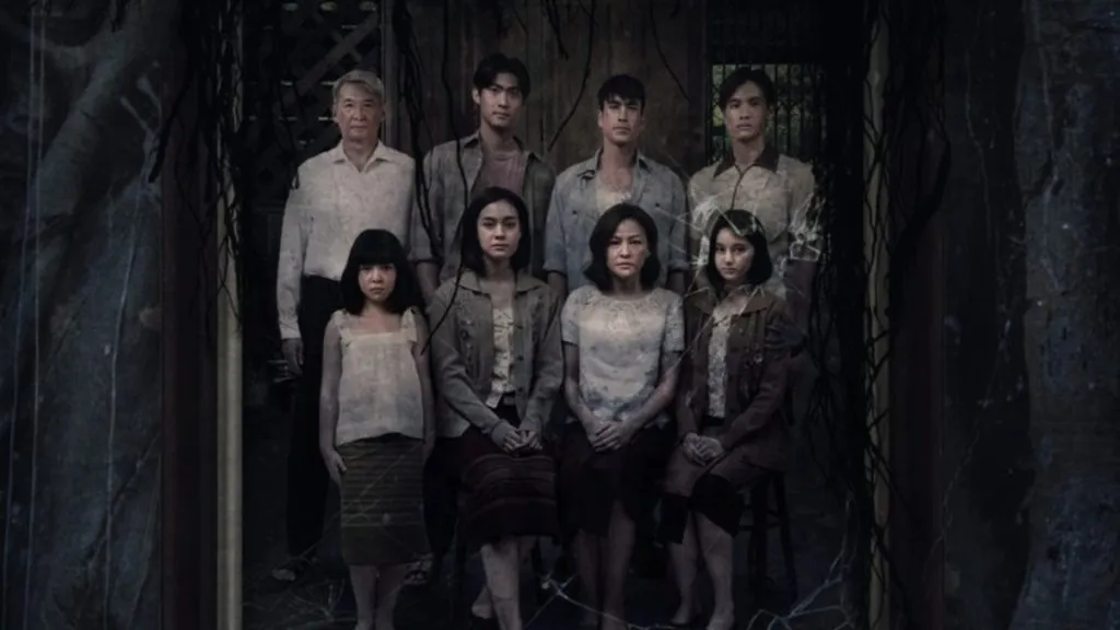 Arisara Wongchalee, Nutthatcha Padovan, Kajbhunditt Jaidee, Jelilcha Kapaun, Rattawadee Wongthong, Peerakrit Phacharaboonyakiat and Nadech Kugimiya in Death Whisperer. (Source: IMDb)