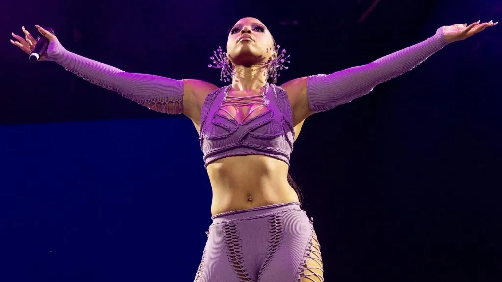 Chlöe performs onstage at the 2024 Coachella Valley Music and Arts Festival. (Source: Emma McIntyre/Getty Images for Coachella)