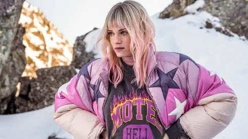 Camille Lou in Anthracite.