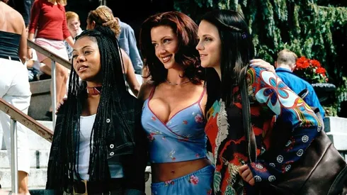 Shannon Elizabeth, Anna Faris and Regina Hall in Scary Movie.