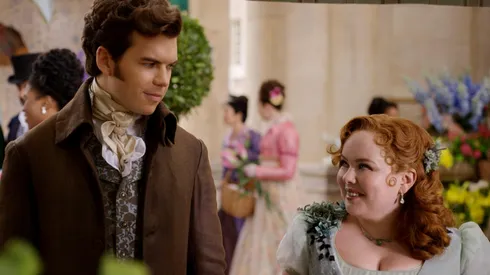 Luke Newton and Nicola Coughlan in "Bridgerton"