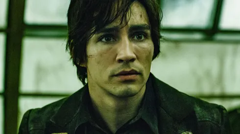 Robert Sheehan in Mortal Engines.