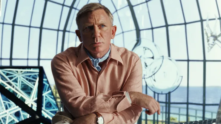 Daniel Craig in Glass Onion.