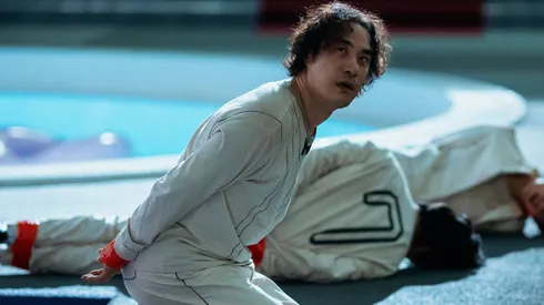 Bae Sung-woo in The 8 Show.