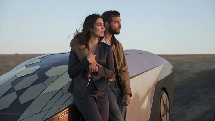 Logan Marshall-Green and Melanie Vallejo in Upgrade.