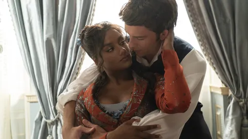 Jonathan Bailey and Simone Ashley in Bridgerton, Season 3 - "Out of the Shadows" Episode.